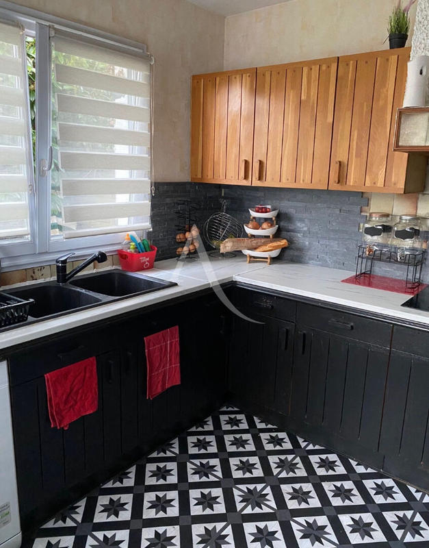 Maison - 92 m² - 5 pièces