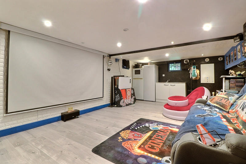 Maison - 92 m² - 5 pièces