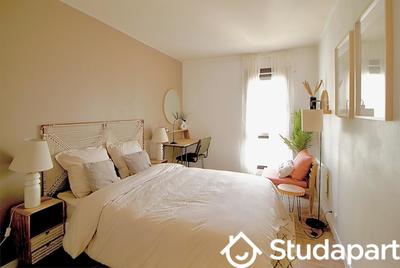 Chambre - 13 m² - 1 pièce