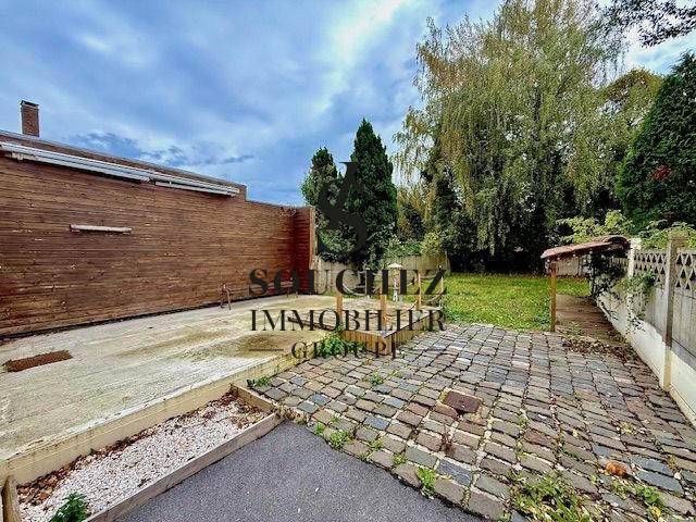 Maison - 250 m² - 8 pièces