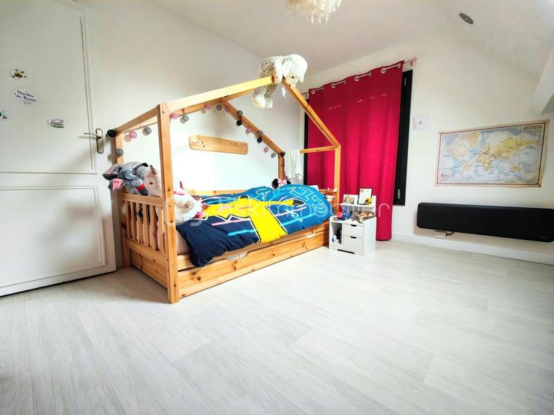 Maison - 224 m² - 14 pièces