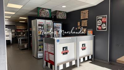 Local commercial - 210 m² - 2 pièces