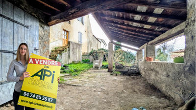 Maison en pierre - 66 m² - 2 pièces