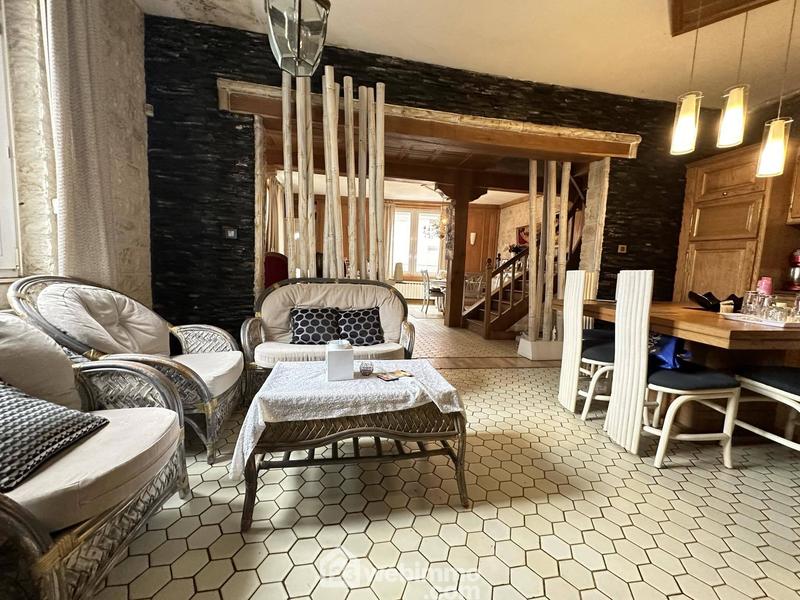 Maison - 196 m² - 8 pièces