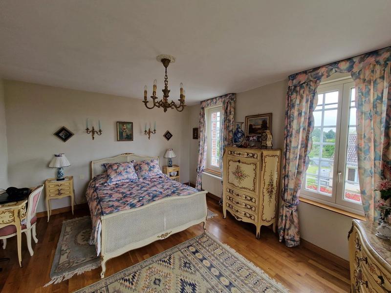 Maison - 204 m² - 7 pièces