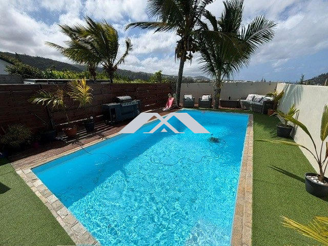 Maison - 140 m² - 6 pièces