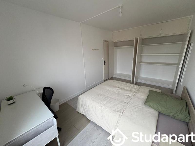 Chambre - 10 m² - 1 pièce