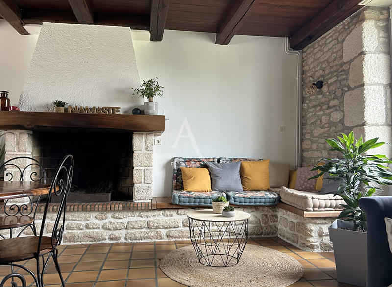 Maison - 242 m² - 5 pièces