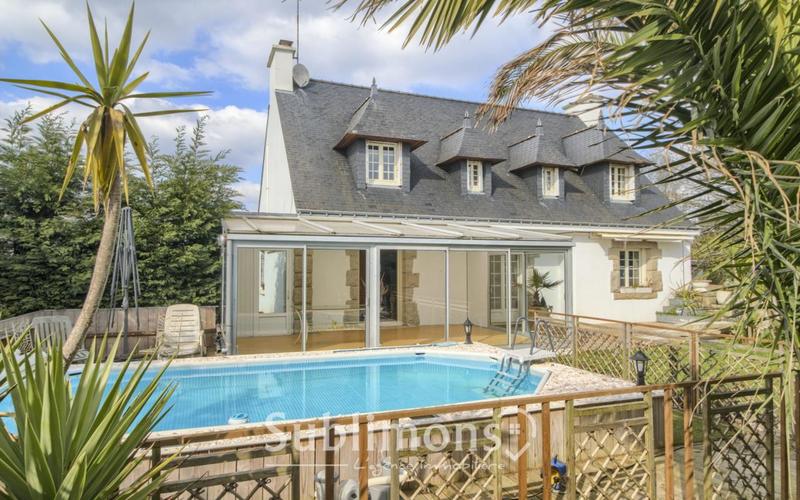 Maison traditionnelle - 150 m² - 7 pièces