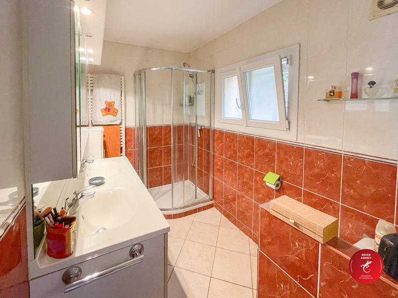 Maison - 136 m² - 7 pièces