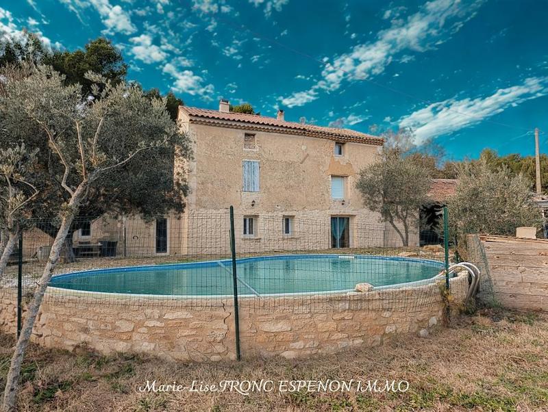 Mas - 266 m² - 8 pièces