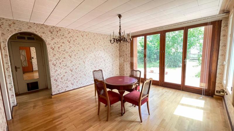 Maison - 90 m² - 5 pièces