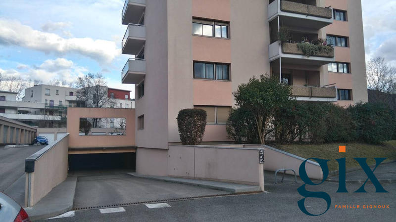 Parking / Garage - 14 m²