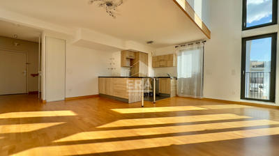 Appartement - 84 m² - 4 pièces