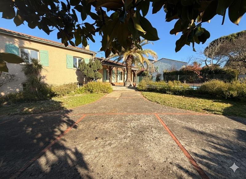 Maison - 102 m² - 4 pièces