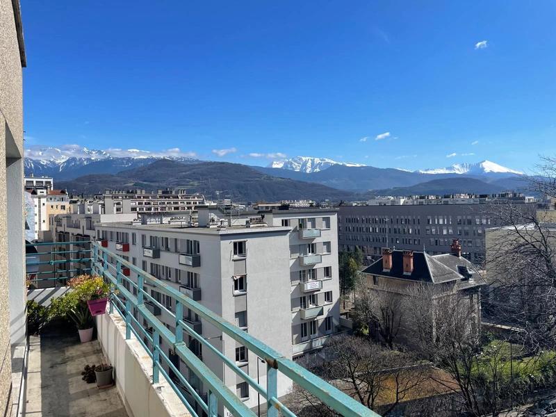 Appartement - 110 m² - 5 pièces