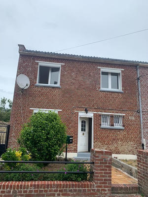 Maison - 90 m² - 5 pièces