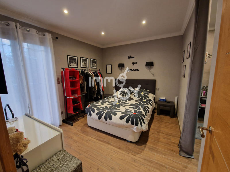 Villa - 268 m² - 7 pièces