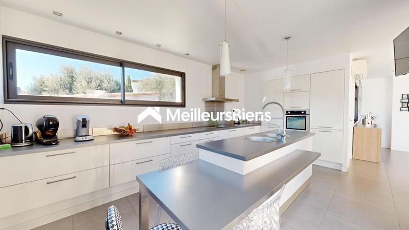 Villa - 200 m² - 5 pièces