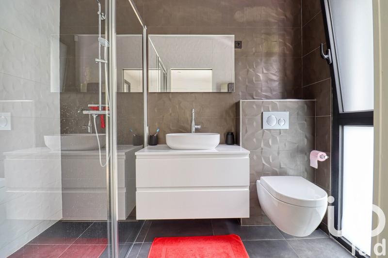 Maison de maîtres - 300 m² - 7 pièces