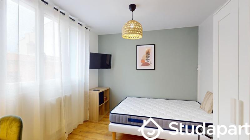 Chambre - 11 m² - 1 pièce