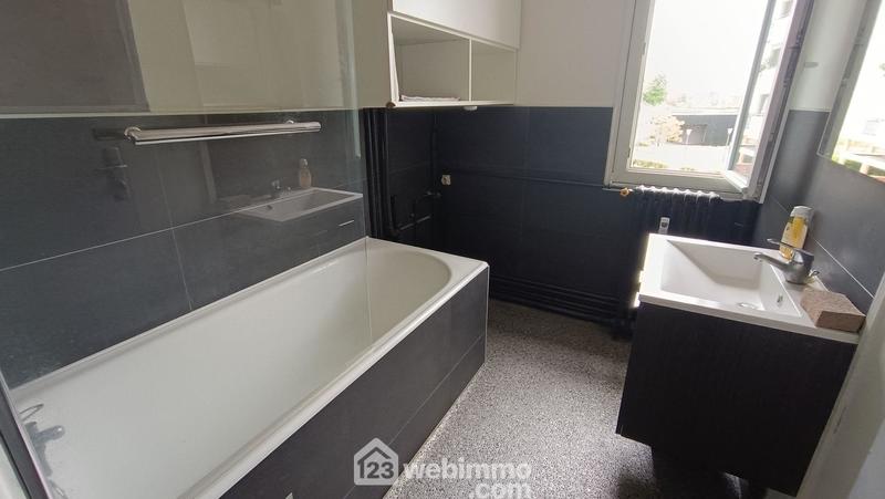 Appartement - 100 m² - 4 pièces