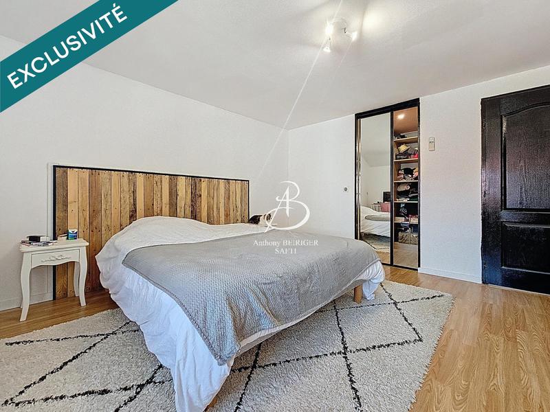 Maison - 240 m² - 8 pièces