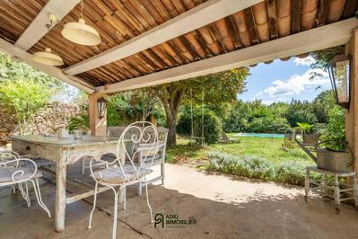 Mas - 228 m² - 8 pièces