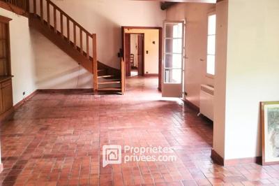 Maison - 252 m² - 8 pièces