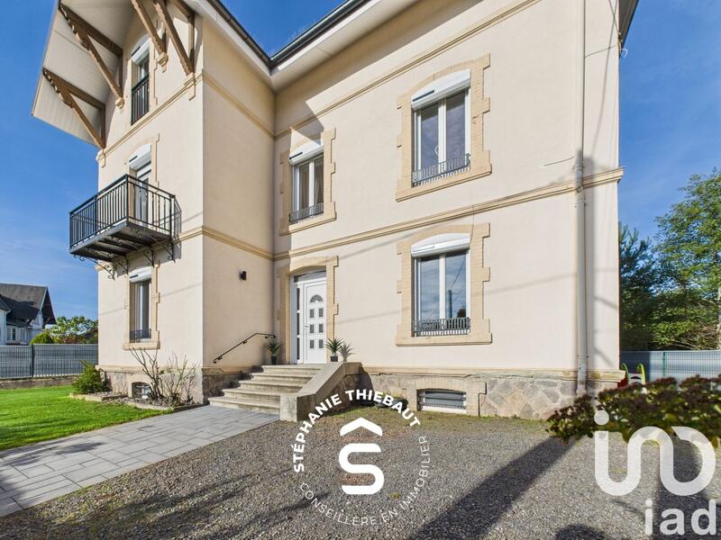 Maison de ville - 245 m² - 9 pièces