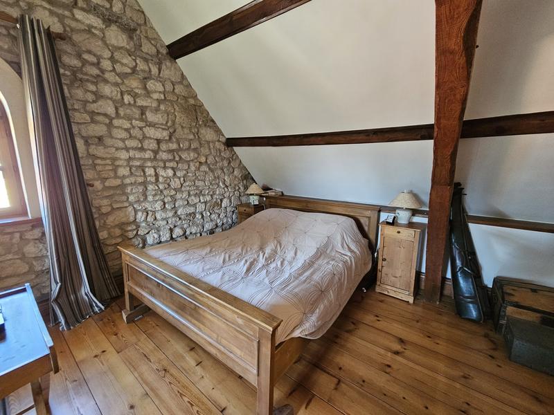 Maison - 240 m² - 6 pièces