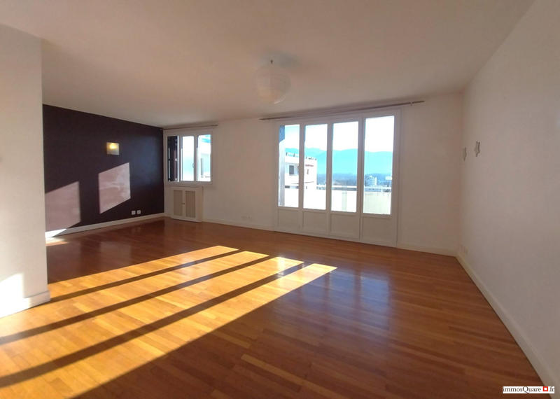 Appartement - 100 m² - 5 pièces