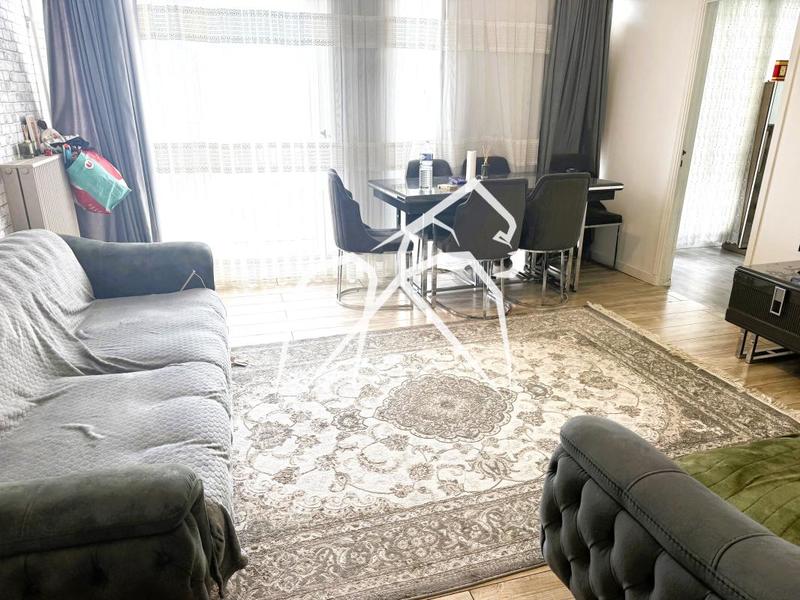 Appartement ancien - 93 m² - 5 pièces