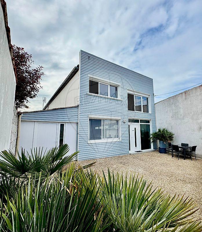 Maison - 180 m² - 5 pièces