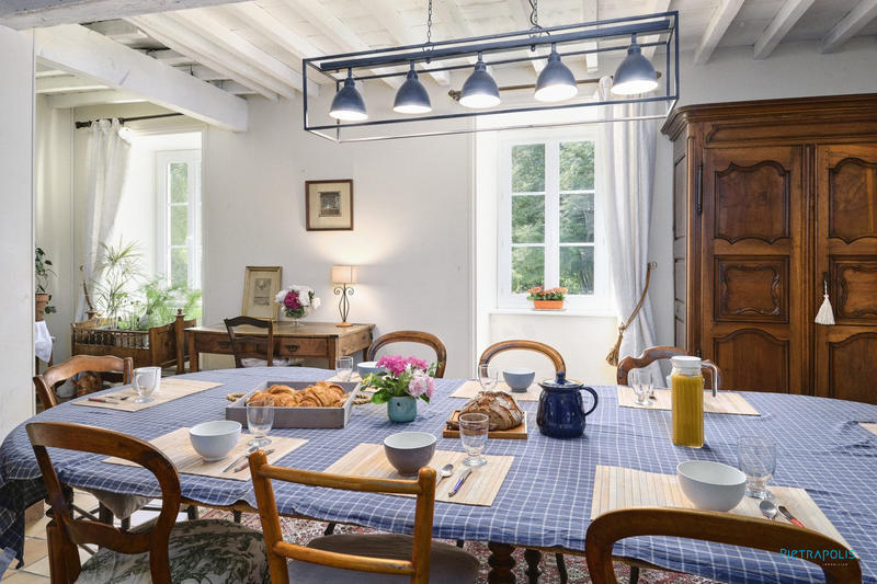 Maison ancienne - 300 m² - 13 pièces