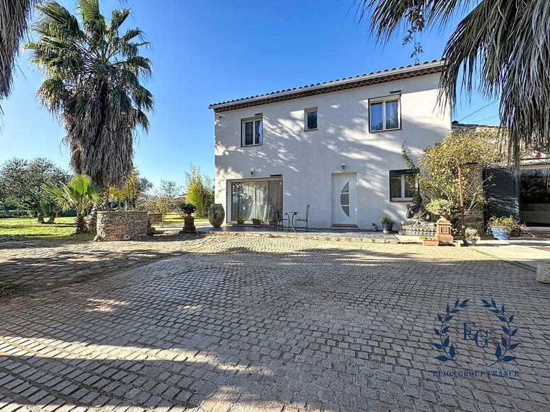 Maison - 170 m² - 5 pièces