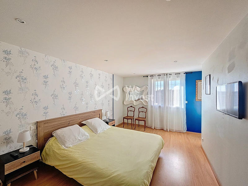 Maison ancienne - 374 m² - 14 pièces