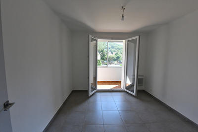 Appartement - 65 m² - 5 pièces