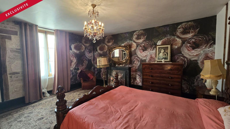 Maison - 230 m² - 8 pièces