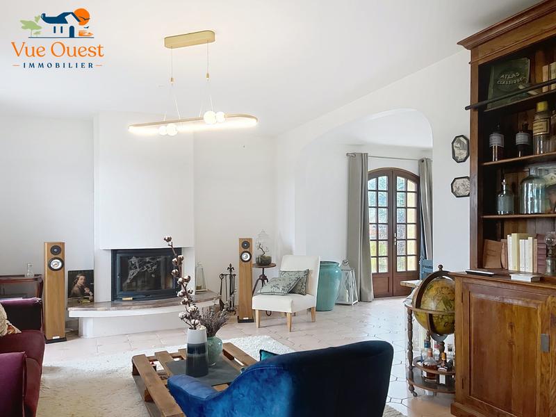 Maison traditionnelle - 147 m² - 8 pièces