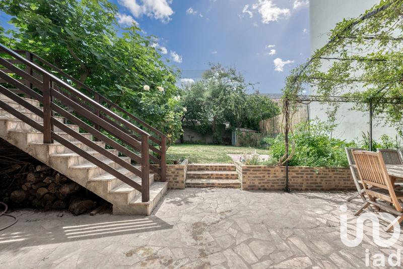 Maison - 210 m² - 8 pièces