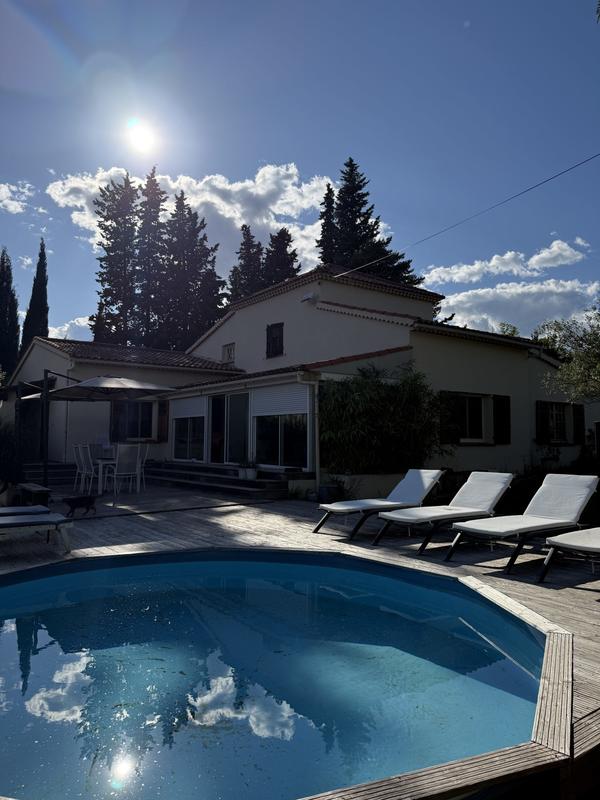 Maison traditionnelle - 185 m² - 7 pièces