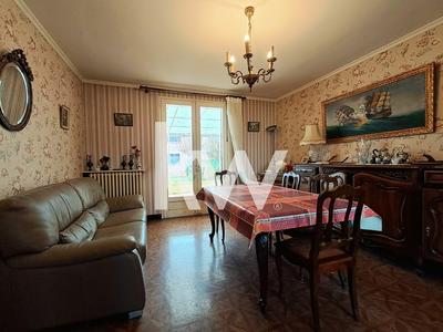 Maison - 98 m² - 5 pièces