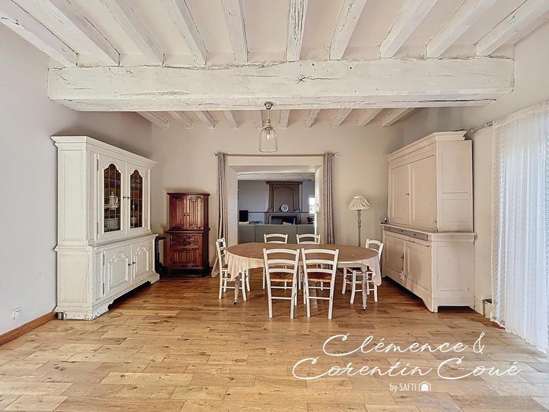 Maison - 260 m² - 11 pièces