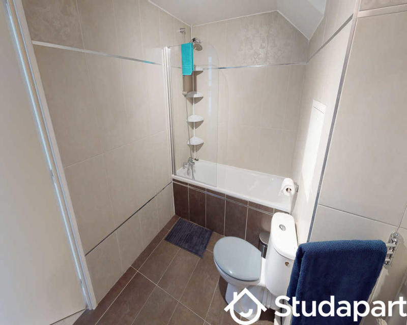 Chambre - 140 m² - 1 pièce