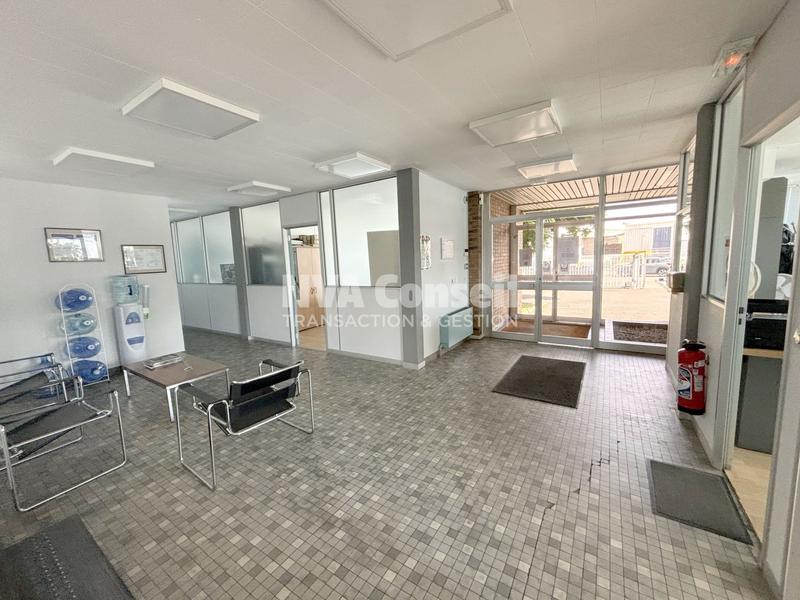 Local commercial - 1 240 m²