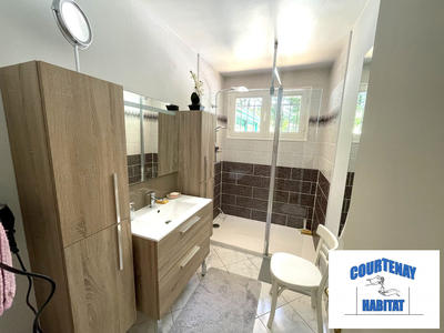 Maison - 177 m² - 9 pièces