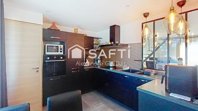 Maison - 185 m² - 7 pièces