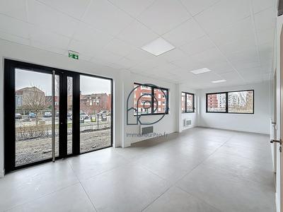 Local d'activités - 370 m²