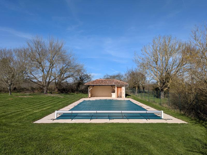 Maison - 205 m² - 7 pièces